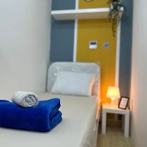 Homestay Lovely Partition In Barsha 1 Near Metro