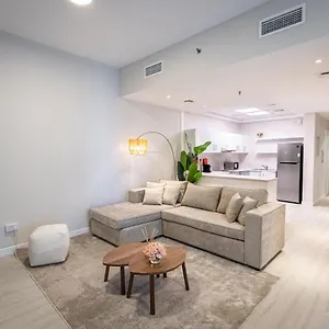 Daniels Spacious 1br In Heart Of Marina Apartment Dubai