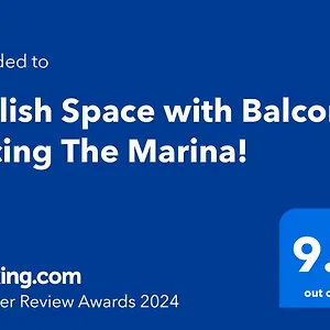 Stylish Space With Balcony Facing The Marina!