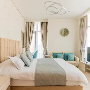 With Private Access At Palm Jumeirah Dubai