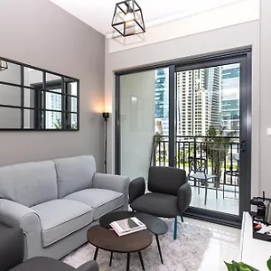 Citihome -1br With Balcony & Pool View In Zada Tower * Dubai