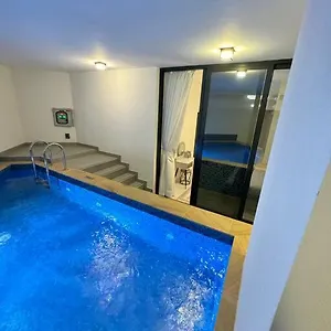 Apartment Luxurious Private Pool Dubai