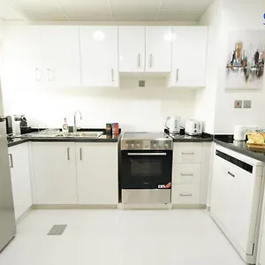 Aws Homes - Elegant Townhouse With Garden Dubai