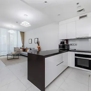 Aesthetic 1br Chrystal Lagoon Apartment