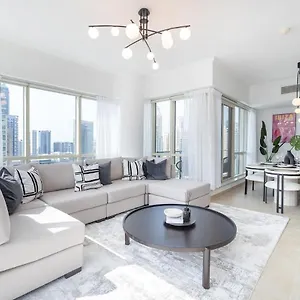 Luxurious And Minimalist 3br In Marina Apartment Dubai