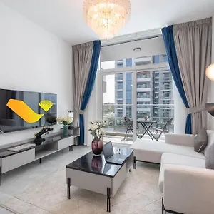 Apartment Vogue Elegance At Pearlz Near Metro *