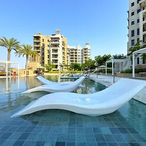 Apartment Megaluxury Flat Resort, Amazing Pool, Burj Direct View *