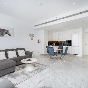 Chic 1bedroom Perfect Blend Of Style And Comfort