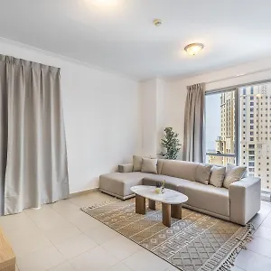 Spacious Modern In Marina * Dubai