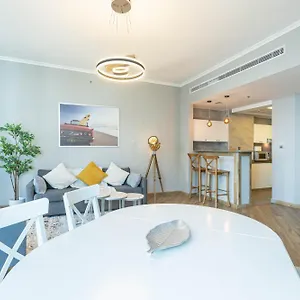 Cozy At The Heart Of Marina On 52nd Floor Apartment