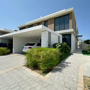 Villa Luxury & Stunning Family Villa-dubai Hills Estate *