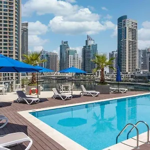 Sleek 1 Bedroom With Views Of Marina Apartment *