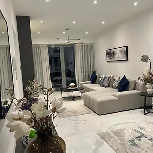 Apartment 8 Boulevard Walk 'heart Of Downtown' *