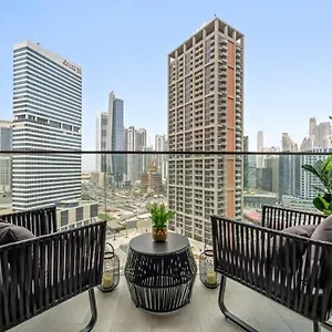 Luxury Living In Peninsula Five With Skyline View And Amazing Pool Appartement Dubaï