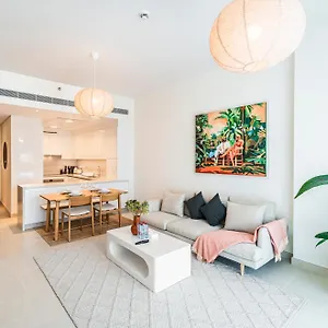 Apartamento Escape24 - Brand New 2br In Canal Front Residences, Al Wasl Near Safa Park