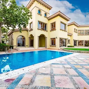 Villa Luxurious With Stunning Sea Views Of Palm Jumeirah