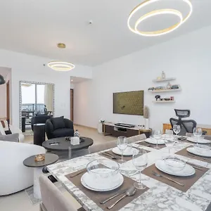 A Breathtaking 2 Bedroom In 5242 Tower 1 Apartment *