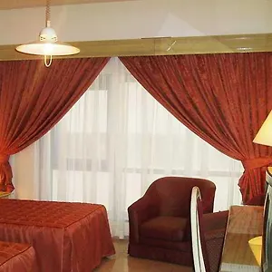 Vendome Plaza Hotel 3*