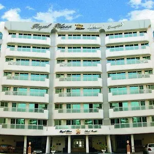 Royal Plaza 아파트호텔