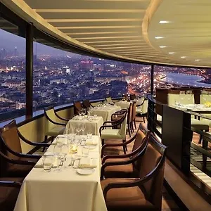 Hyatt Regency Deira 5*