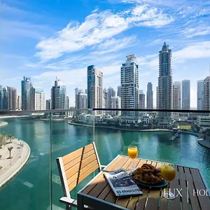 Lux - Contemporary With Full Marina View Apartment
