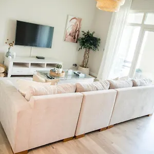 2Br On Palm Jumeirah Shoreline 15 - With Beach Access & A Complimentary Golf *