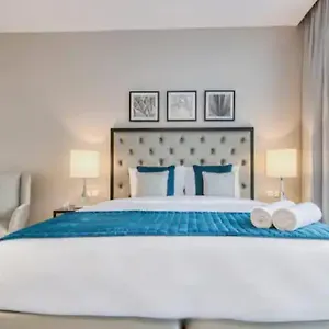 Luxurious Fully Furnished 5 Stars Facilities In South *