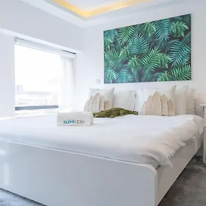 Apartment Tropical Loft With Working Station In Jvc