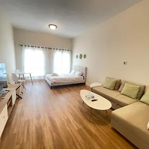Apartment Stylish In Discovery Garden Med100 Dubai