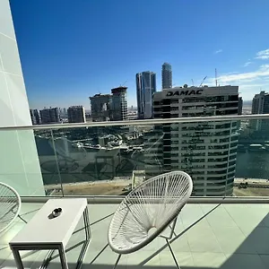 Cozy 1-br With Beautiful Views * Dubai