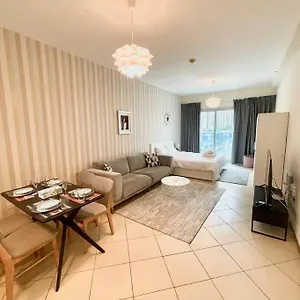 Amazing Largest In Marina Next To Metro - Location
