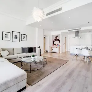 Al Haseer, Shoreline 7, Palm - Elegant One Bedroom Apartment Dubai