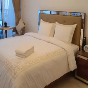 Oyo 990 Waves Tower Dubai