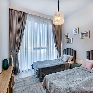 Beautiful Views Of The Marina At Harbour Apartment *