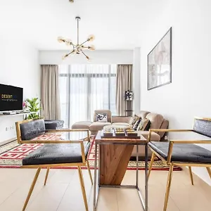 Fully Furnished 1 Bed In Jlt, Hosted By Desert * Dubai