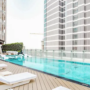 Waves Homes - Chic With Balcony Overlooking Views *