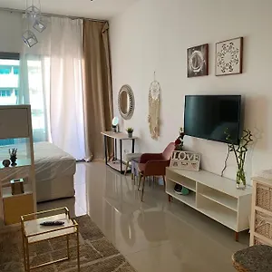 Apartment Spacious In Marina With Balcony