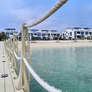 Stunning Palm With Rooftop Garden, Style Pool And By Exclusive Homes Dubai