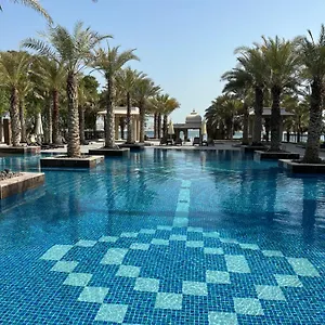 Spacious 2-bedroom Beachfront With Pool *