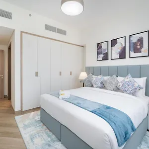 Vogue Al Wasl 1 West 13th Floor With Large Balcony For View Of Sheikh Zaid Road And One Za'abeel Tower And Burj Khalifa, Walkable To Metro With Easy Access To Sheikh Zayed Road & World Trade Centre Apartment