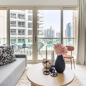 Frank Porter - Royal Oceanic Apartment Dubai