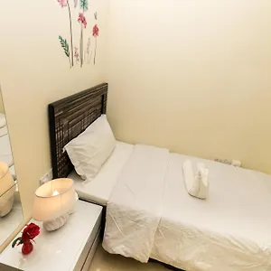 Roomy Small And Partitions At Marina Homestay *