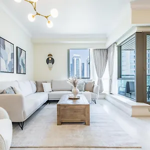 Spacious 2br At Murjan Emaar Six Towers Marina By Deluxe Homes *