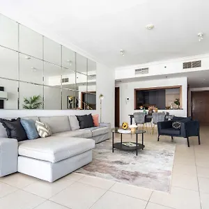 Frank Porter - 8 Boulevard Walk Apartment *