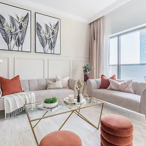 Guestready - Beige Elegance In Business Bay *