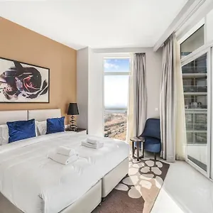 Tranquil With Golf View Apartment Dubai