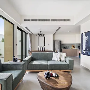 Relaxing Staycation - With Community Pool * Dubai