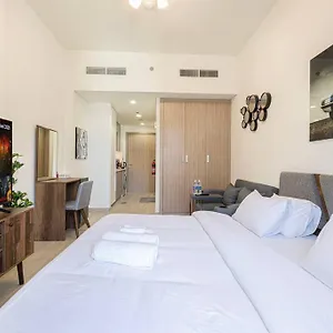 Azizi 26 Apartment *