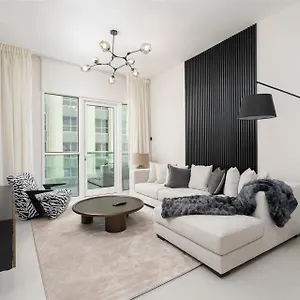 Nasma Luxury - Elevated Comfort & Style In A 24th Floor Apartment