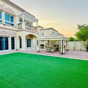 2 Bedroom With Huge Garden Dubai